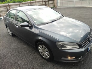 2013 - Volkswagen Passat Manual