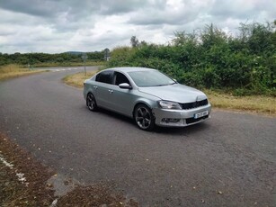 2013 - Volkswagen Passat Manual