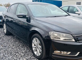 2014 - Volkswagen Passat Manual