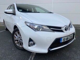 2015 - Toyota Auris Manual