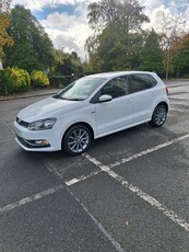 2016 - Volkswagen Polo Manual