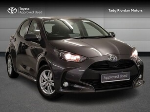 2022 - Toyota Yaris Manual