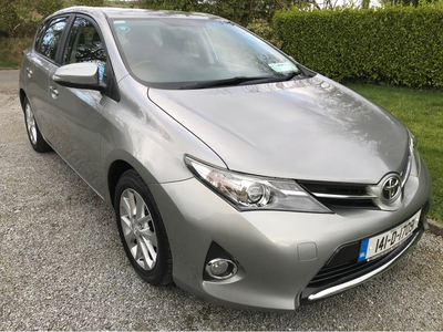 TOYOTA AURIS