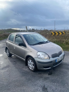 2005 - Toyota Yaris Manual