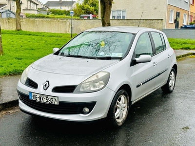 2006 - Renault Clio Manual