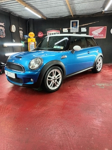 2008 - Mini Cooper Manual