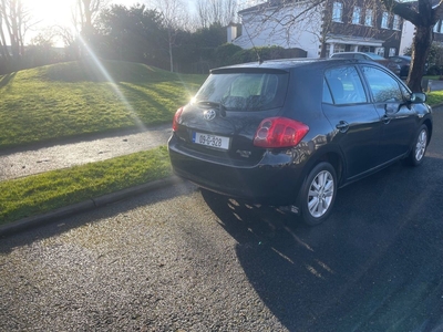 2009 - Toyota Auris Manual