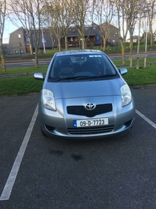 2009 - Toyota Yaris Manual