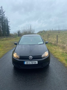 2009 - Volkswagen Golf ---