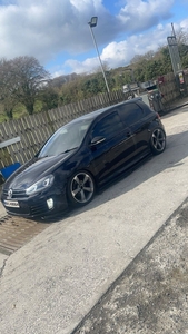 2009 - Volkswagen Golf ---