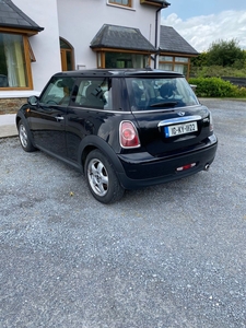 2010 - Mini Cooper ---