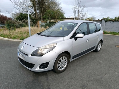 2010 - Renault Grand Scenic Manual