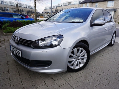 2010 - Volkswagen Golf ---