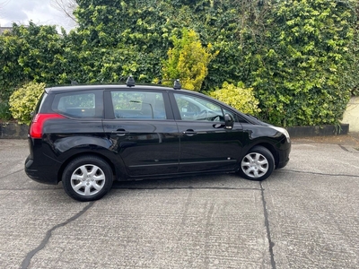 2011 - Peugeot 5008 Manual