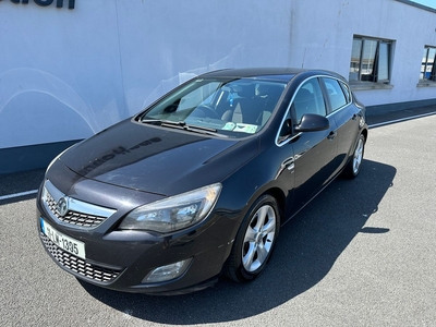 2011 - Vauxhall Astra Manual