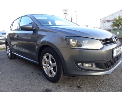 2011 - Volkswagen Polo Manual