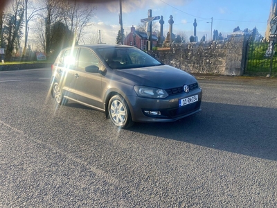 2011 - Volkswagen Polo Manual