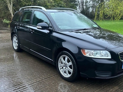 2011 - Volvo V50 Manual