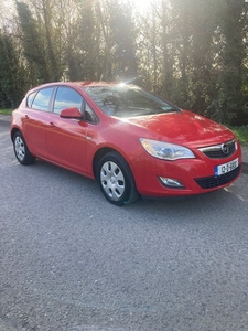 2012 - Opel Astra Manual