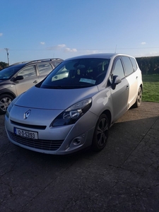 2012 - Renault Grand Scenic Manual