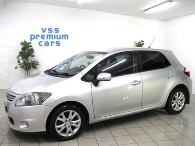 2012 - Toyota Auris Manual