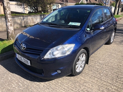 2012 - Toyota Auris Manual