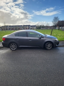 2012 - Toyota Avensis Manual