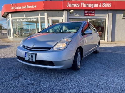 2012 - Toyota Prius Automatic