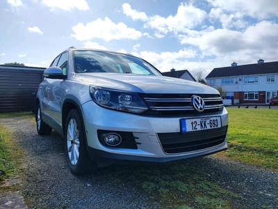 2012 - Volkswagen Tiguan Manual