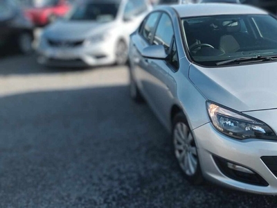 2013 - Opel Astra Manual