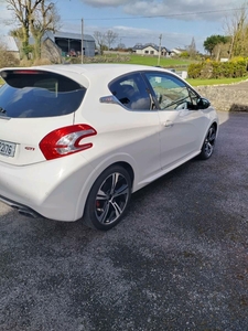 2013 - Peugeot 208 Manual