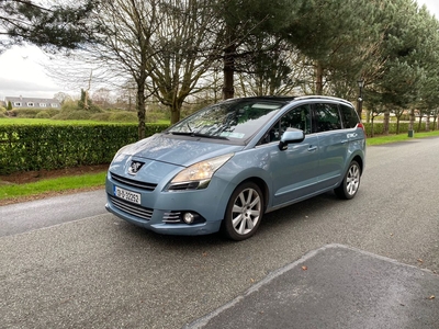 2013 - Peugeot 5008 Automatic