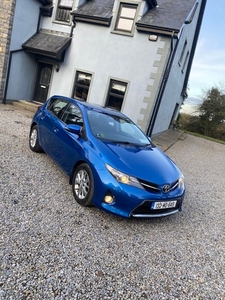 2013 - Toyota Auris Manual