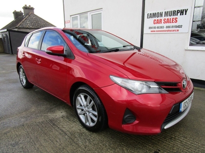 2013 - Toyota Auris Manual