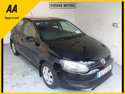 2013 - Volkswagen Polo Manual