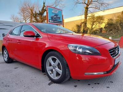 2013 - Volvo V40 Manual