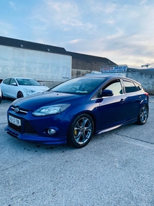 2014 - Ford Focus Manual