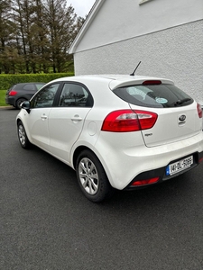 2014 - Kia Rio Manual