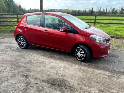 2014 - Toyota Yaris Manual