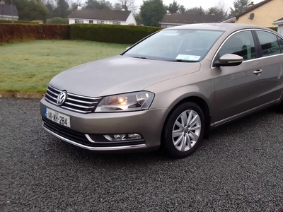 2014 - Volkswagen Passat Manual