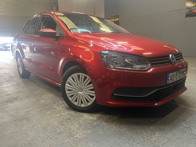 2014 - Volkswagen Polo Automatic