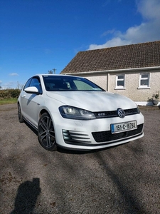 2015 - Volkswagen Golf Manual