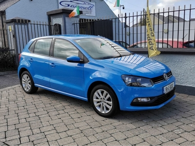 2015 - Volkswagen Polo Manual