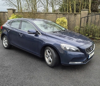 2015 - Volvo V40 Manual