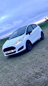 2016 - Ford Fiesta Manual