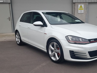 2016 - Volkswagen Golf Automatic