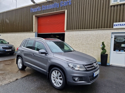 2016 - Volkswagen Tiguan Manual