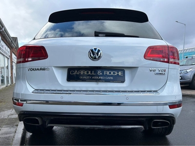 2016 - Volkswagen Touareg Automatic