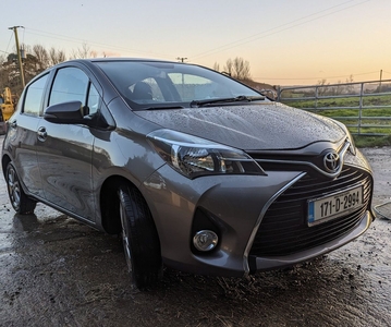 2017 - Toyota Yaris Manual