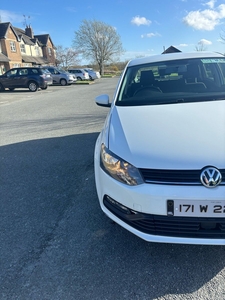 2017 - Volkswagen Polo Manual